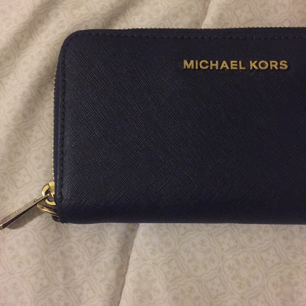 Michael Kors zip around wallet in Navy
